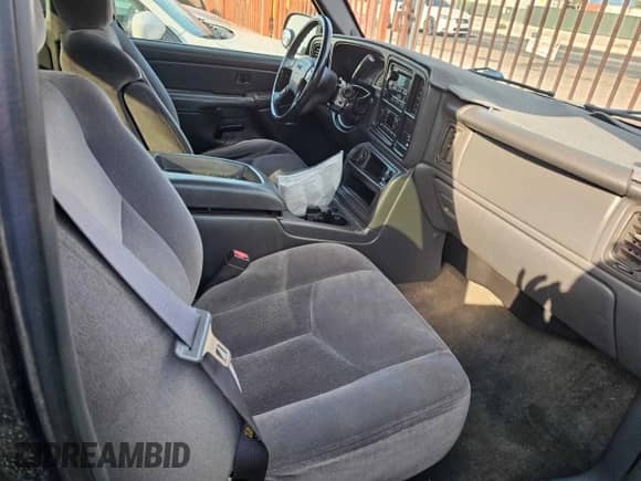 2004 GMC Sierra 1500 SLE с VIN 1GTEC19T14E111603, выставлен на аукционе Copart как лот 73064934 с пробегом 95 800 миль миль и Списание • Salvage title. История ставок и продаж доступна на DreamBid. Изображение 5.