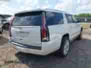 2020 Cadillac Escalade ESV Platinum с VIN 1GYS4KKJ6LR207078, выставлен на аукционе IAAI как лот 42537655 с пробегом 62 916 миль миль и . История ставок и продаж доступна на DreamBid. Изображение 4.