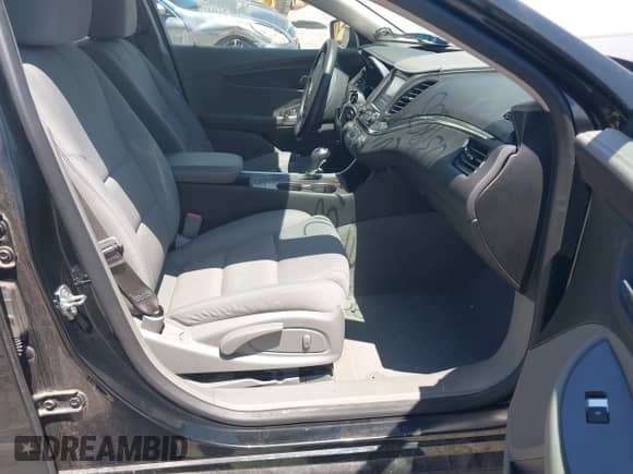 2014 Chevrolet Impala LS z VIN 2G11Y5SL3E9111455, wystawiony jako IAAI lot #42609248 z przebiegiem 24 035 mil mil oraz . Historia ofert i sprzedaży dostępna na DreamBid. Obrazek 5.