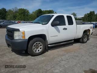 2010 Chevrolet Silverado 1500 Work Truck with VIN 1GCSKPE33AZ145528, listed as a Copart auction lot 70628835 with 233,806 mi miles and Clean title. Bid and sale history available at DreamBid. Image 1.