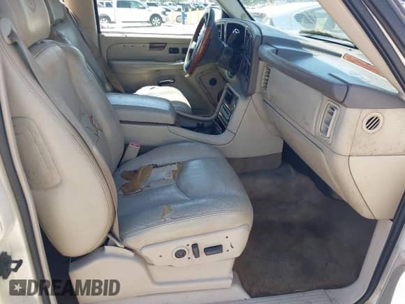 2004 Cadillac Escalade with VIN 1GYEC63T84R176019, listed as a IAAI auction lot 42599516 with 174,624 mi miles and . Bid and sale history available at DreamBid. Image 5.