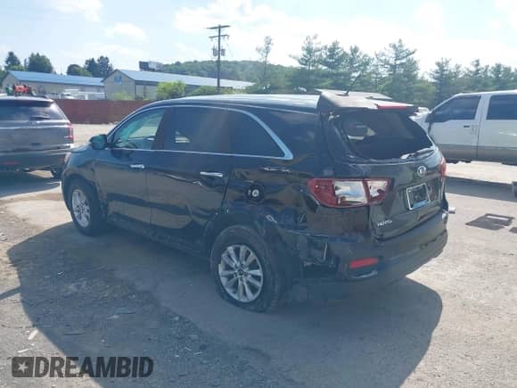 2019 Kia Sorento L with VIN 5XYPG4A34KG560479, listed as a IAAI auction lot 42571939 with 68,924 mi miles and . Bid and sale history available at DreamBid. Image 3.