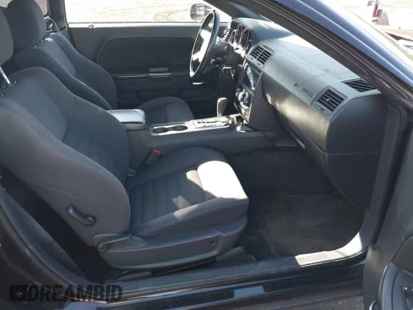 2010 Dodge Challenger R/T z VIN 2B3CJ5DT5AH139289, wystawiony jako IAAI lot #43418767 z przebiegiem 65 813 mil mil oraz . Historia ofert i sprzedaży dostępna na DreamBid. Obrazek 5.