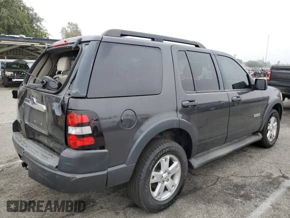 2007 Ford Explorer XLT с VIN 1FMEU63EX7UA36961, выставлен на аукционе Copart как лот 82319405 с пробегом 174 983 миль миль и Списание • Salvage title. История ставок и продаж доступна на DreamBid. Изображение 3.
