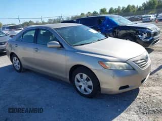 2007 Toyota Camry XLE z VIN JTNBE46K173067415, wystawiony jako IAAI lot #43479503 z przebiegiem 222 613 mil mil oraz . Historia ofert i sprzedaży dostępna na DreamBid. Obrazek 1.