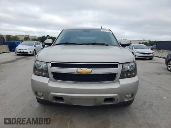 2009 Chevrolet Tahoe 1LT with VIN 1GNEC23389R231646, listed as a Copart auction lot 84576125 with 253,516 mi miles and Clean title. Bid and sale history available at DreamBid. Image 5.