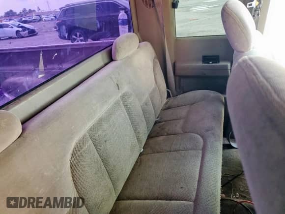 1996 GMC Sierra 1500 z VIN 2GTEC19R1T1500147, wystawiony jako Copart lot #64436525 z przebiegiem 299 839 mil mil oraz Szkoda całkowita • Salvage title. Historia ofert i sprzedaży dostępna na DreamBid. Obrazek 10.