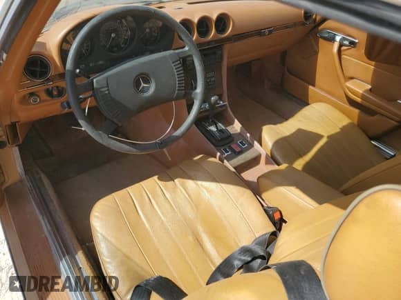 1979 Mercedes-Benz SL с VIN 10704412052933, выставлен на аукционе Copart как лот 87403435 с пробегом 75 641 миль миль и Чистый • Clean title. История ставок и продаж доступна на DreamBid. Изображение 8.