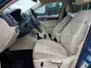 2017 Volkswagen Tiguan S с VIN WVGAV7AX4HK007426, выставлен на аукционе Copart как лот 80451345 с пробегом 59 653 миль миль и Списание • Salvage title. История ставок и продаж доступна на DreamBid. Изображение 7.