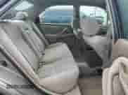 2000 Toyota Camry CE z VIN 4T1BG22K4YU679057, wystawiony jako Copart lot #71226165 z przebiegiem 227 611 mil mil oraz Szkoda całkowita • Salvage title. Historia ofert i sprzedaży dostępna na DreamBid. Obrazek 10.