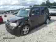 2012 Nissan Cube SL z VIN JN8AZ2KR7CT250473, wystawiony jako Copart lot #61201095 z przebiegiem Nie podano mil oraz Szkoda całkowita • Salvage title. Historia ofert i sprzedaży dostępna na DreamBid. Obrazek 1.