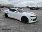 2018 Chevrolet Camaro 1LT z VIN 1G1FB1RSXJ0190964, wystawiony jako Copart lot #67990935 z przebiegiem 53 083 mil mil oraz Szkoda całkowita • Salvage title. Historia ofert i sprzedaży dostępna na DreamBid. Obrazek 4.