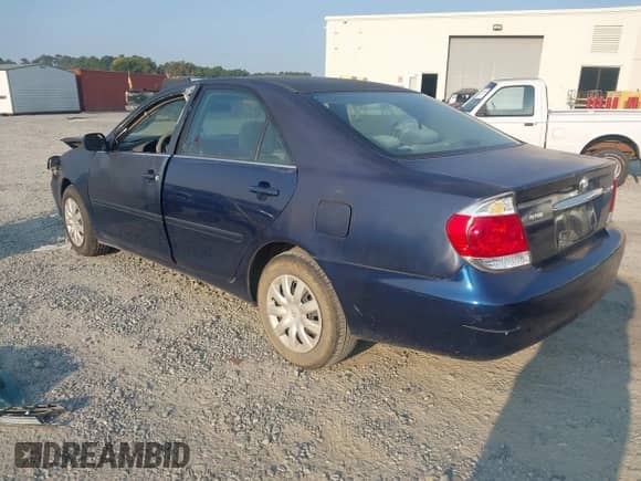 2005 Toyota Camry STD with VIN 4T1BE32K35U006414, listed as a IAAI auction lot 43256013 with 227,416 mi miles and . Bid and sale history available at DreamBid. Image 3.