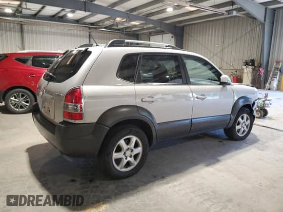 2005 Hyundai Tucson GLS с VIN KM8JN72D35U125214, выставлен на аукционе Copart как лот 70512305 с пробегом 103 124 миль миль и Списание • Salvage title. История ставок и продаж доступна на DreamBid. Изображение 3.