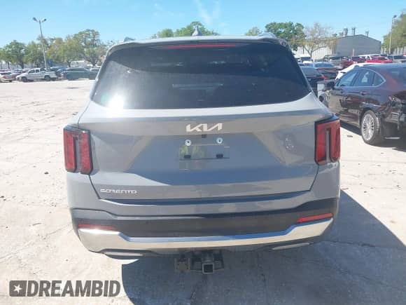 2024 Kia Sorento SX z VIN 5XYRK4JF2RG303784, wystawiony jako IAAI lot #41860346 z przebiegiem 8 978 mil mil oraz . Historia ofert i sprzedaży dostępna na DreamBid. Obrazek 17.