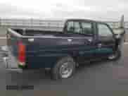 1995 Nissan Frontier z VIN 1N6SD11S5SC335661, wystawiony jako Copart lot #82740855 z przebiegiem 168 579 mil mil oraz Szkoda całkowita • Salvage title. Historia ofert i sprzedaży dostępna na DreamBid. Obrazek 3.