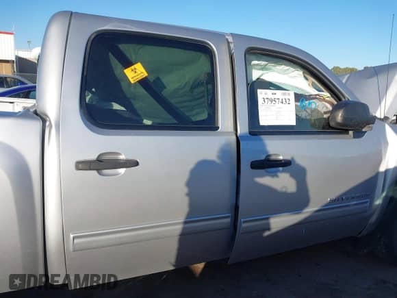 2013 Chevrolet Silverado 1500 LS z VIN 3GCPCREAXDG143762, wystawiony jako IAAI lot #37957432 z przebiegiem 14 mil mil oraz . Historia ofert i sprzedaży dostępna na DreamBid. Obrazek 14.