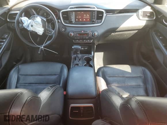 2019 Kia Sorento EX with VIN 5XYPHDA5XKG592724, listed as a Copart auction lot 70511505 with 117,031 mi miles and Non repairable. Bid and sale history available at DreamBid. Image 8.