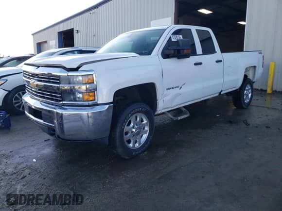 2015 Chevrolet Silverado 2500HD с VIN 1GB2KUEG3FZ536269, выставлен на аукционе Copart как лот 42026185 с пробегом 318 394 миль миль и Списание • Salvage title. История ставок и продаж доступна на DreamBid. Изображение 1.