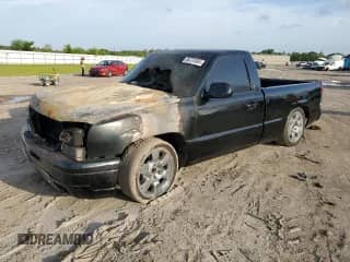 2003 Chevrolet Silverado 1500 LS z VIN 1GCEC14X03Z293635, wystawiony jako Copart lot #54724965 z przebiegiem Nie podano mil oraz Nie do naprawy • Non repairable. Historia ofert i sprzedaży dostępna na DreamBid. Obrazek 1.