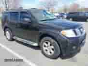 2011 Nissan Pathfinder LE z VIN 5N1AR1NB1BC601571, wystawiony jako IAAI lot #41981127 z przebiegiem 175 849 mil mil oraz . Historia ofert i sprzedaży dostępna na DreamBid. Obrazek 1.