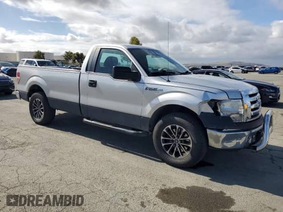 2010 Ford F-150 XL with VIN 1FTMF1C87AKC33435, listed as a Copart auction lot 56764885 with 117,575 mi miles and Clean title. Bid and sale history available at DreamBid. Image 4.