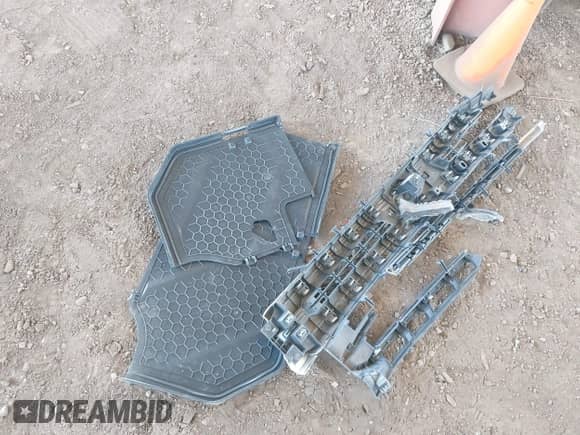 2021 Chevrolet Silverado 1500 LTZ with VIN 3GCUYGEL4MG385408, listed as a IAAI auction lot 42058042 with 35,093 mi miles and . Bid and sale history available at DreamBid. Image 11.