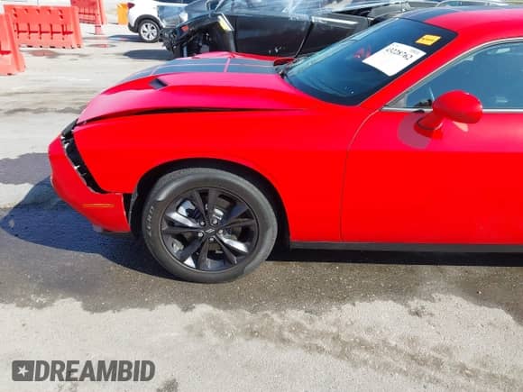 2021 Dodge Challenger SXT z VIN 2C3CDZGG0MH614366, wystawiony jako IAAI lot #43228762 z przebiegiem 47 728 mil mil oraz . Historia ofert i sprzedaży dostępna na DreamBid. Obrazek 18.