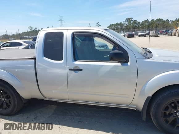 2021 Nissan Frontier S z VIN 1N6ED0CE6MN710818, wystawiony jako IAAI lot #41865673 z przebiegiem 62 200 mil mil oraz . Historia ofert i sprzedaży dostępna na DreamBid. Obrazek 13.