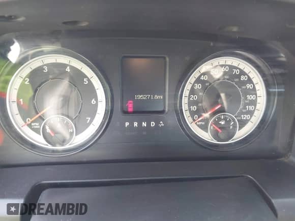 2017 Ram 1500 Express z VIN 3C6RR6KT2HG602078, wystawiony jako IAAI lot #43086922 z przebiegiem 195 271 mil mil oraz . Historia ofert i sprzedaży dostępna na DreamBid. Obrazek 7.