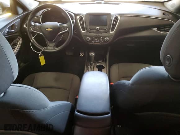 2016 Chevrolet Malibu LS с VIN 1G1ZB5STXGF305818, выставлен на аукционе Copart как лот 68958245 с пробегом Не указан миль и На запчасти • Non repairable. История ставок и продаж доступна на DreamBid. Изображение 8.