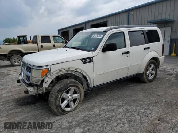 2007 Dodge Nitro SXT with VIN 1D8GU28K17W726513, listed as a Copart auction lot 57329395 with 131,445 mi miles and Salvage title. Bid and sale history available at DreamBid. Image 1.