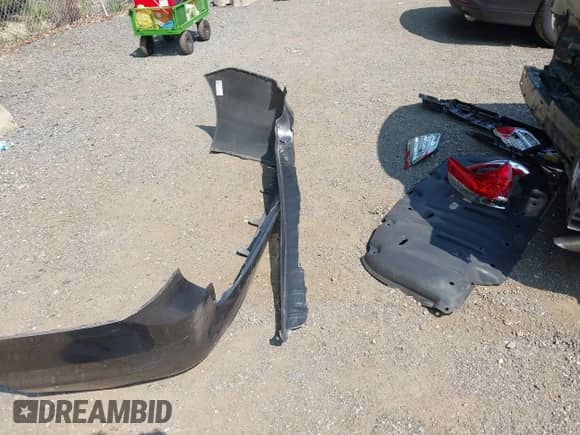 2014 Toyota Sienna XLE с VIN 5TDYK3DC7ES415582, выставлен на аукционе IAAI как лот 42871649 с пробегом 141 152 миль миль и . История ставок и продаж доступна на DreamBid. Изображение 12.