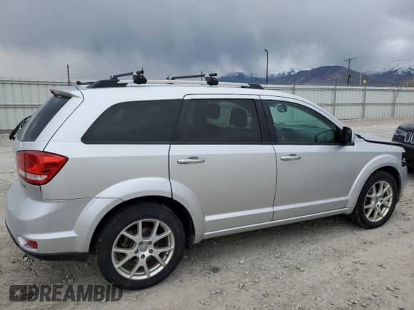2011 Dodge Journey Crew with VIN 3D4PH3FG0BT570103, listed as a Copart auction lot 51323245 with 224,937 mi miles and Salvage title. Bid and sale history available at DreamBid. Image 3.