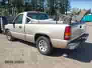 2005 GMC Sierra 1500 Work Truck z VIN 1GTEC14X75Z329484, wystawiony jako IAAI lot #42024970 z przebiegiem 193 068 mil mil oraz . Historia ofert i sprzedaży dostępna na DreamBid. Obrazek 3.