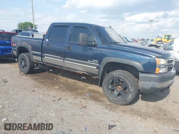 2007 Chevrolet Silverado 2500HD LT3 с VIN 1GCHK23D77F121056, выставлен на аукционе IAAI как лот 42156950 с пробегом 210 913 миль миль и . История ставок и продаж доступна на DreamBid. Изображение 1.