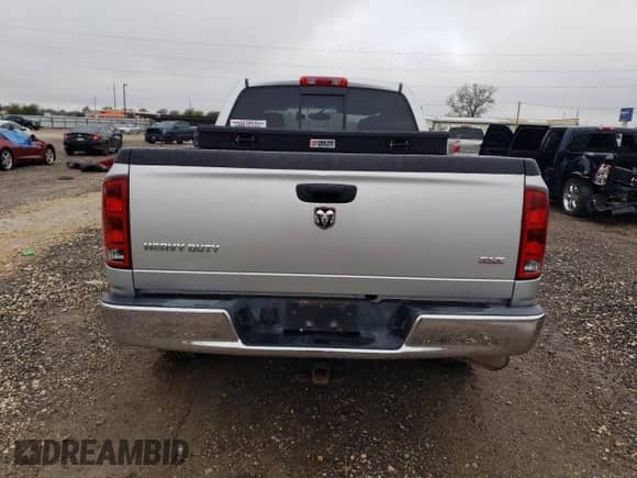 2005 Dodge 2500 SLT with VIN 3D7KR28C35G700628, listed as a Copart auction lot 83374324 with 128,119 mi miles and Clean title. Bid and sale history available at DreamBid. Image 6.