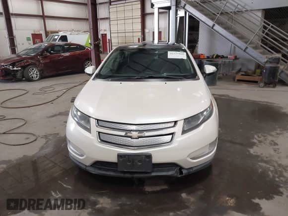 2011 Chevrolet Volt с VIN 1G1RC6E42BU102305, выставлен на аукционе IAAI как лот 42735860 с пробегом Не указан миль и . История ставок и продаж доступна на DreamBid. Изображение 13.