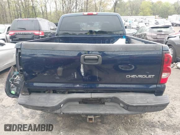 2005 Chevrolet Silverado 1500 LS with VIN 1GCEC19VX5Z252584, listed as a IAAI auction lot 39063062 with 181,050 mi miles and . Bid and sale history available at DreamBid. Image 16.