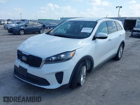 2020 Kia Sorento LX with VIN 5XYPG4A37LG699314, listed as a IAAI auction lot 42536131 with 120,201 mi miles and . Bid and sale history available at DreamBid. Image 2.