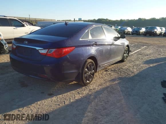 2012 Hyundai Sonata GLS with VIN 5NPEB4AC2CH365464, listed as a IAAI auction lot 43371768 with 141,062 mi miles and . Bid and sale history available at DreamBid. Image 4.
