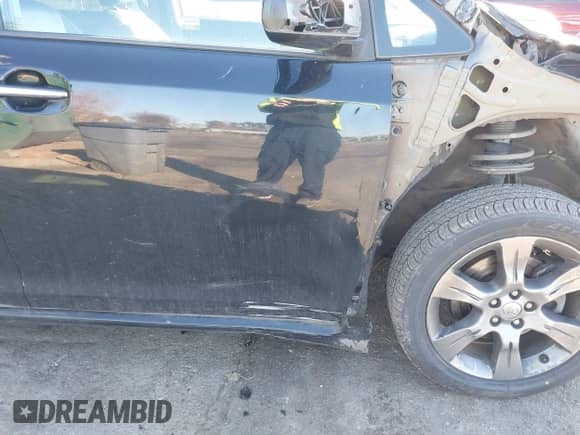 2016 Toyota Sienna SE with VIN 5TDXK3DC9GS696394, listed as a IAAI auction lot 41769158 with 199,226 mi miles and . Bid and sale history available at DreamBid. Image 19.
