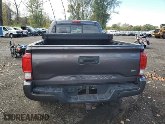 2017 Toyota Tacoma SR5 с VIN 5TFSZ5AN2HX067594, выставлен на аукционе Copart как лот 85170305 с пробегом 132 108 миль миль и Списание • Salvage title. История ставок и продаж доступна на DreamBid. Изображение 6.