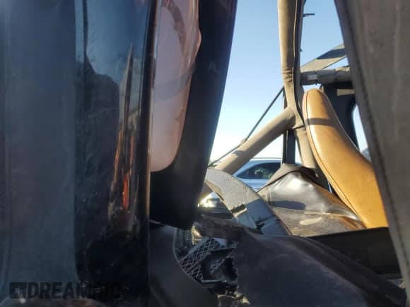 1989 Jeep Wrangler с VIN 2J4FY59T9KJ127117, выставлен на аукционе Copart как лот 44370265 с пробегом 305 788 миль миль и Списание • Salvage title. История ставок и продаж доступна на DreamBid. Изображение 10.