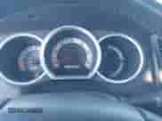 2015 Toyota Tacoma PreRunner z VIN 5TFTX4GN3FX050392, wystawiony jako IAAI lot #41321103 z przebiegiem 139 078 mil mil oraz . Historia ofert i sprzedaży dostępna na DreamBid. Obrazek 7.