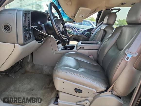 2006 Chevrolet Suburban Z71 с VIN 1GNFK16Z16J106354, выставлен на аукционе Copart как лот 61896925 с пробегом 153 458 миль миль и Списание • Salvage title. История ставок и продаж доступна на DreamBid. Изображение 7.