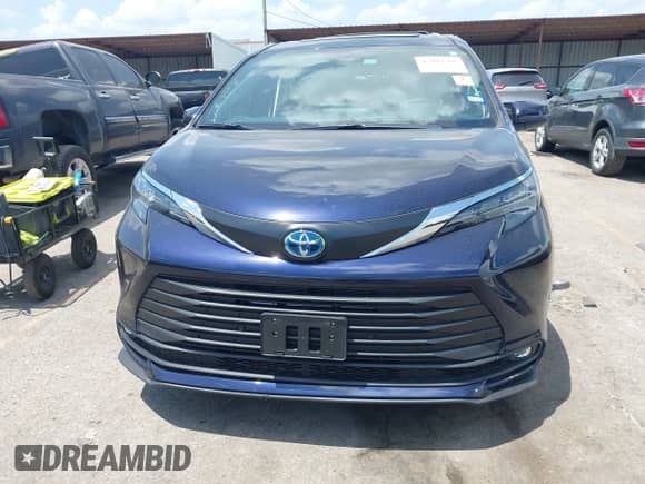 2025 Toyota Sienna XLE z VIN 5TDYRKEC1SS255652, wystawiony jako IAAI lot #42989500 z przebiegiem Nie podano mil oraz . Historia ofert i sprzedaży dostępna na DreamBid. Obrazek 12.