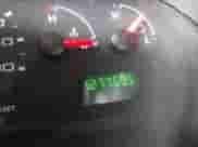 2006 Ford Econoline Cargo z VIN 1FTNE24WX6HB18195, wystawiony jako IAAI lot #41365791 z przebiegiem 127 759 mil mil oraz . Historia ofert i sprzedaży dostępna na DreamBid. Obrazek 15.