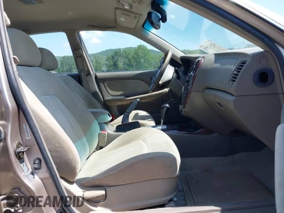 2005 Hyundai Sonata GLS with VIN KMHWF35HX5A209543, listed as a IAAI auction lot 42582975 with 189,936 mi miles and . Bid and sale history available at DreamBid. Image 5.