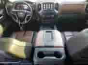 2019 Chevrolet Silverado 1500 z VIN 1GCPWFED6KZ354776, wystawiony jako Copart lot #85632824 z przebiegiem 94 570 mil mil oraz Szkoda całkowita • Salvage title. Historia ofert i sprzedaży dostępna na DreamBid. Obrazek 8.